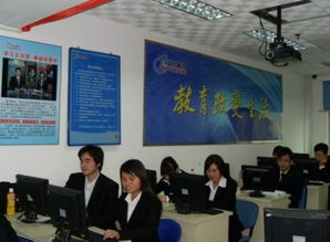 電腦培訓(xùn)學(xué)校與計算機(jī)系統(tǒng)服務(wù) 如何選擇更有效的學(xué)習(xí)路徑